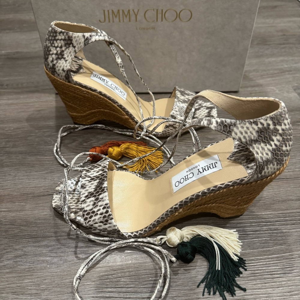 Jimmy Choo Deva 85 Roccia Snakeskin Leather Wrap Around Tassel Wedge Sandal - Picture 2 of 10